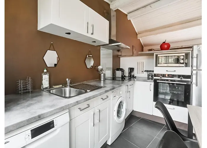 In St-genies-de-comolas * Saint-Genies-de-Comolas