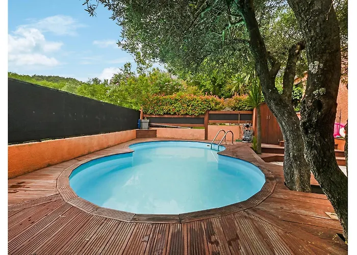 In St-genies-de-comolas Holiday home *